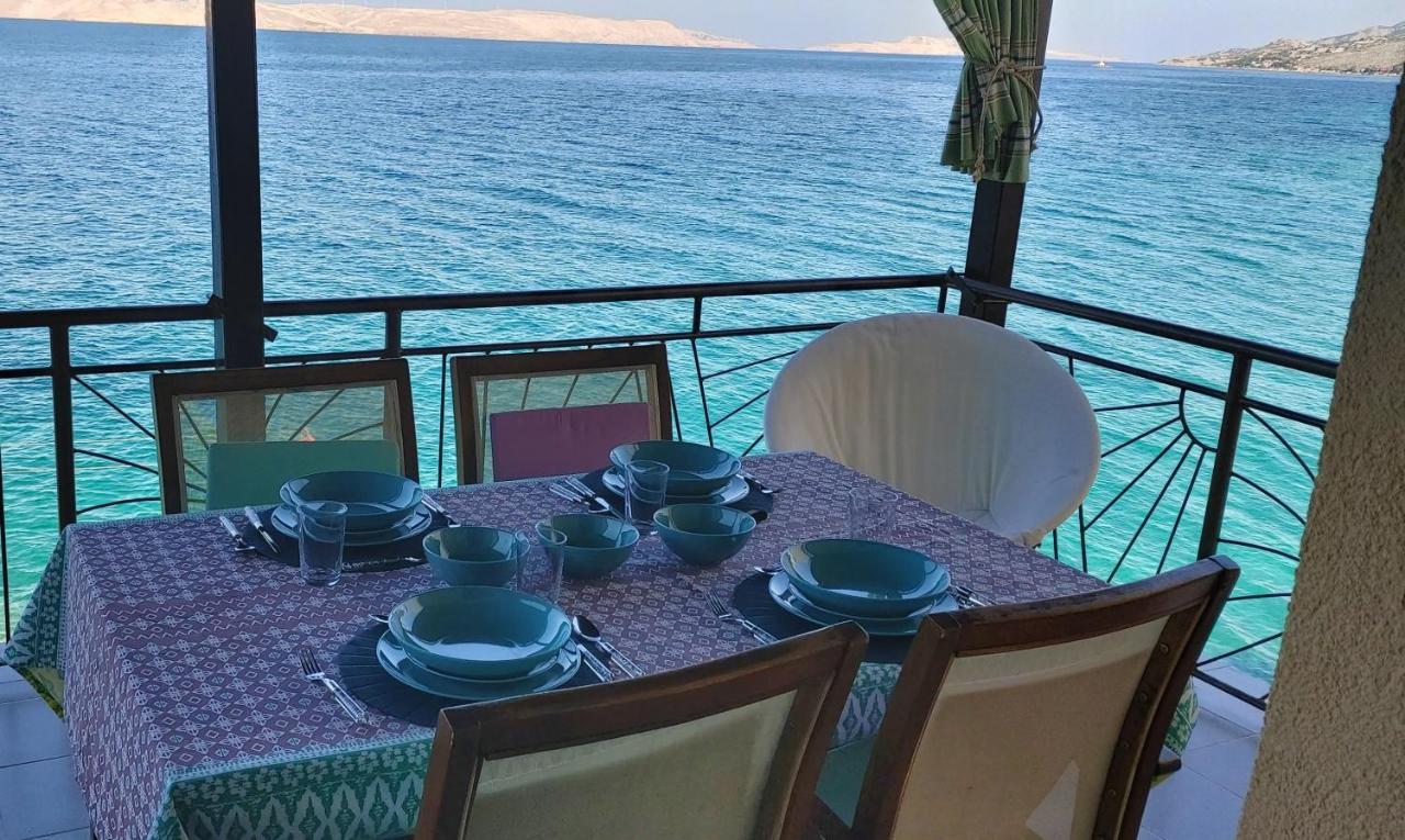 Apartmani Ana Karlobag Luaran gambar