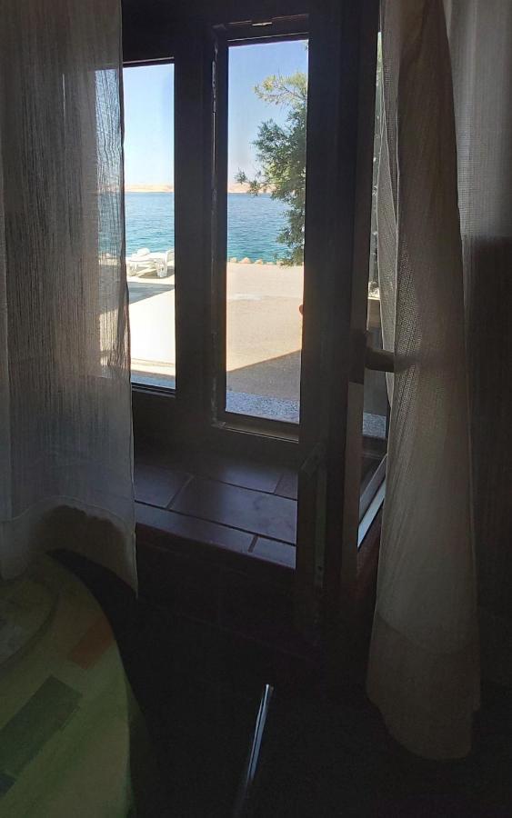 Apartmani Ana Karlobag Luaran gambar
